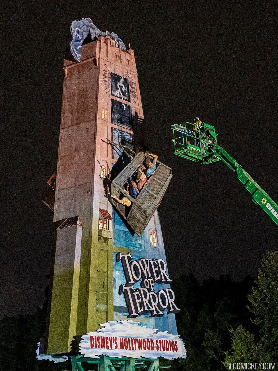アメコミ Disney Showcase Teetering Tower Twilight Zone Tower of Terror Billboard Demolished at Disney